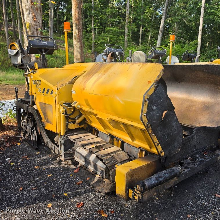 image for item EE0100 2022 Weiler P385B paver