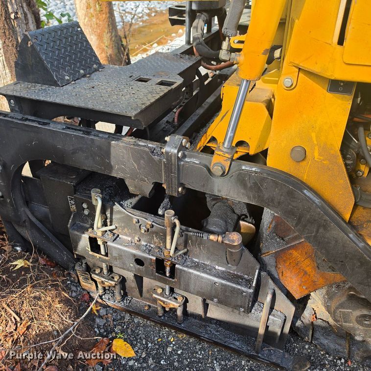 image for item EE0100 2022 Weiler P385B paver