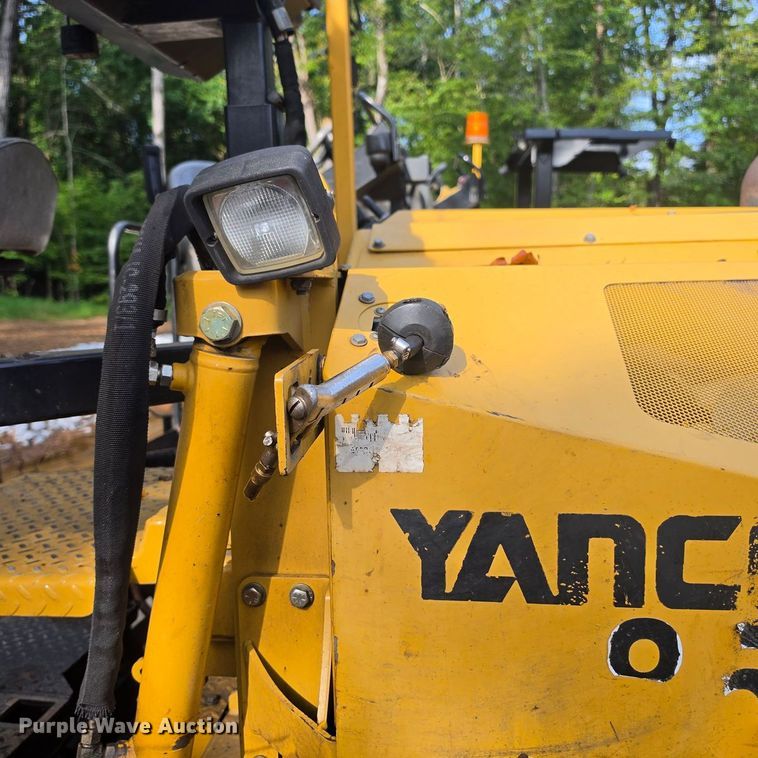 image for item EE0100 2022 Weiler P385B paver