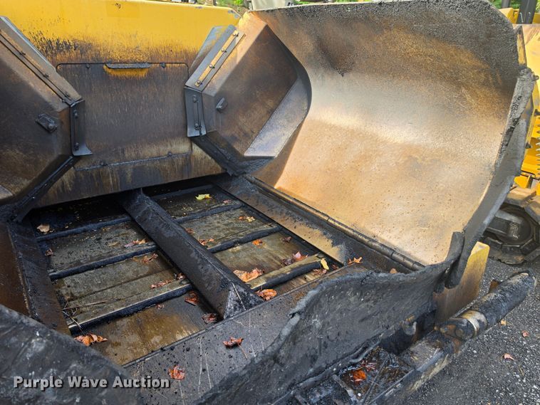 image for item EE0100 2022 Weiler P385B paver