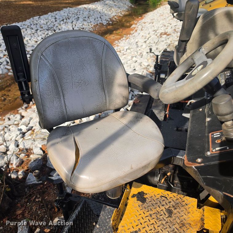 image for item EE0100 2022 Weiler P385B paver