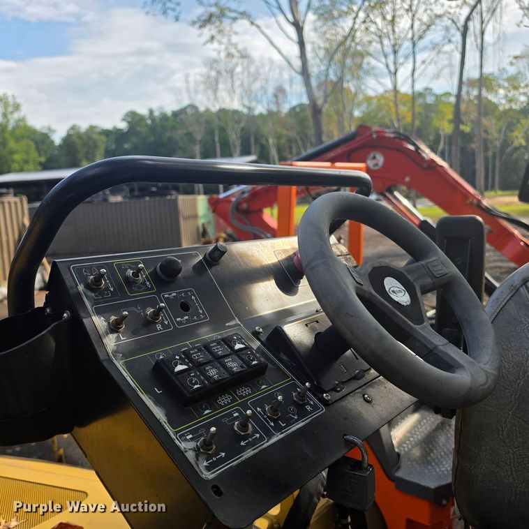image for item EE0100 2022 Weiler P385B paver