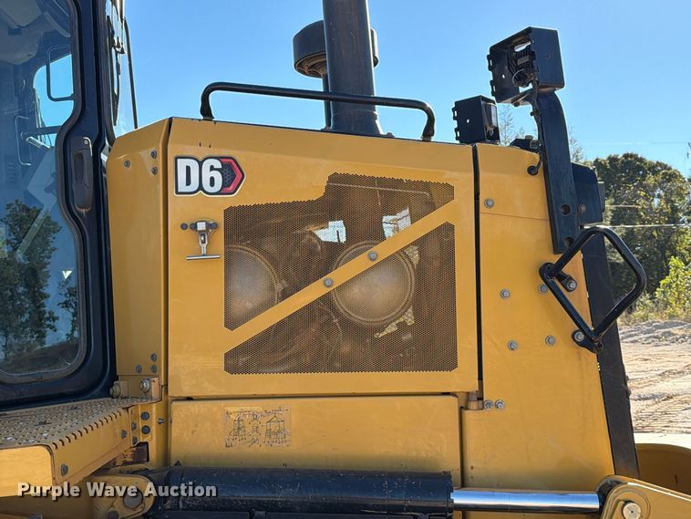 image for item EF1456 2019 Caterpillar D6 dozer