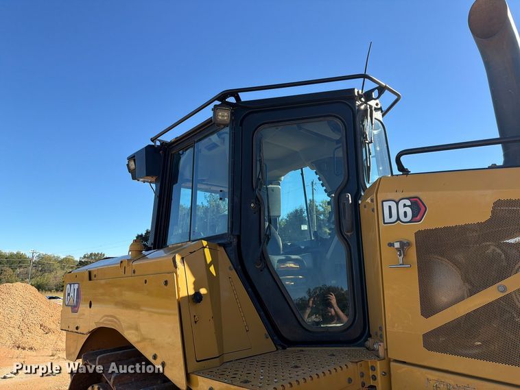 image for item EF1456 2019 Caterpillar D6 dozer