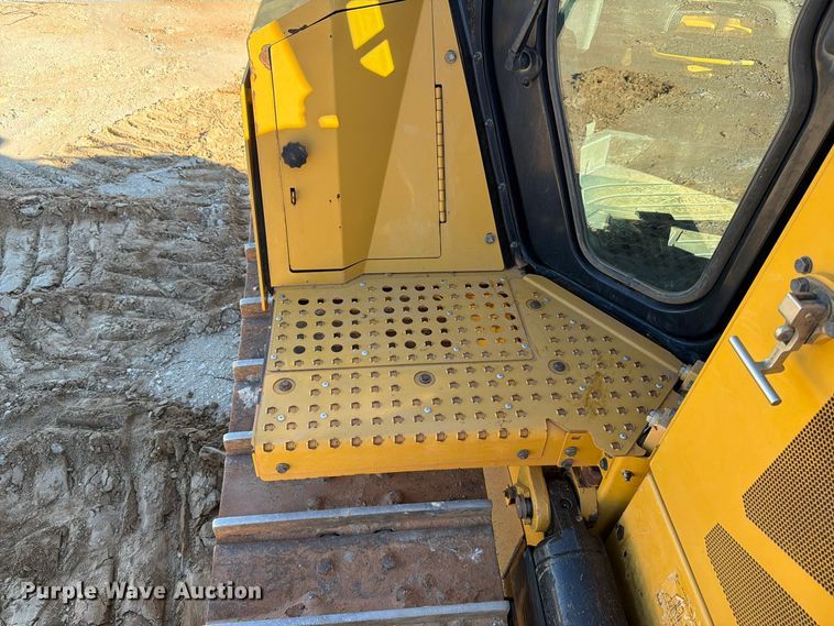 image for item EF1456 2019 Caterpillar D6 dozer
