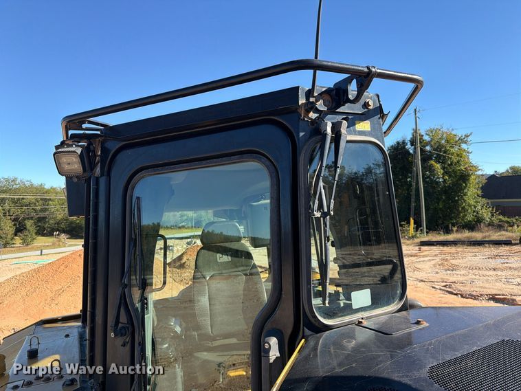 image for item EF1456 2019 Caterpillar D6 dozer