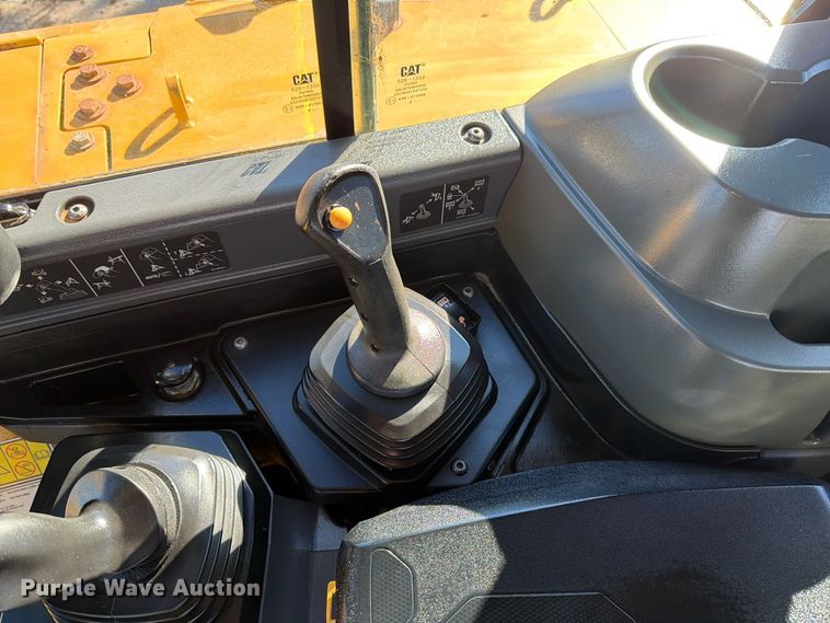 image for item EF1456 2019 Caterpillar D6 dozer