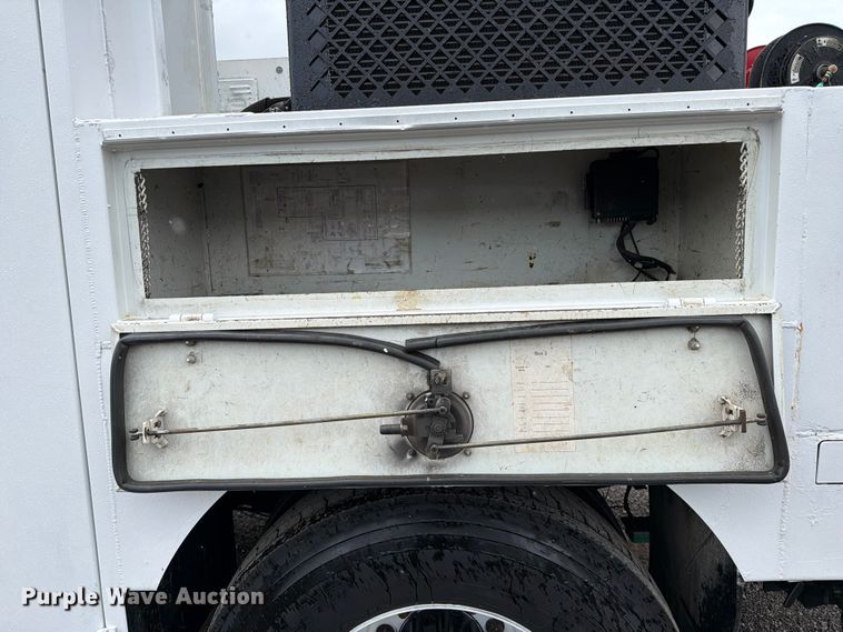 image for item EG9326 2014 Freightliner 108SD Crew Cab utility / service truck