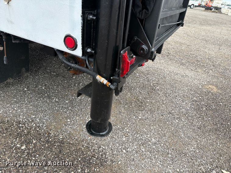 image for item EG9326 2014 Freightliner 108SD Crew Cab utility / service truck