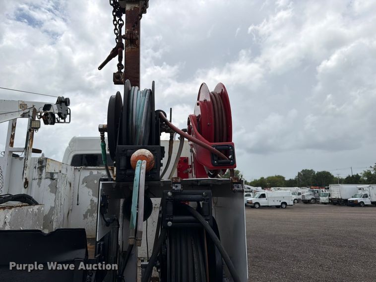 image for item EG9326 2014 Freightliner 108SD Crew Cab utility / service truck