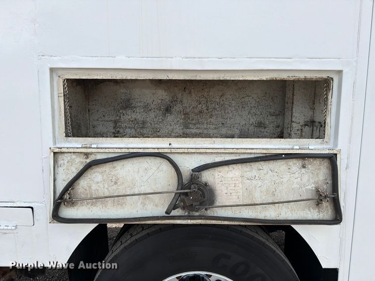 image for item EG9326 2014 Freightliner 108SD Crew Cab utility / service truck