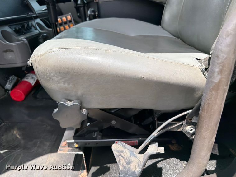 image for item EG9326 2014 Freightliner 108SD Crew Cab utility / service truck
