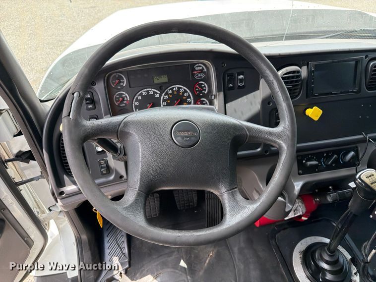 image for item EG9326 2014 Freightliner 108SD Crew Cab utility / service truck