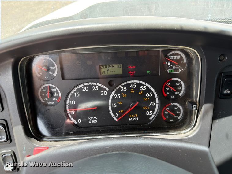 image for item EG9326 2014 Freightliner 108SD Crew Cab utility / service truck