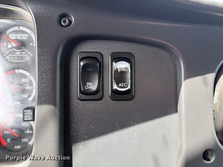 image for item EG9326 2014 Freightliner 108SD Crew Cab utility / service truck