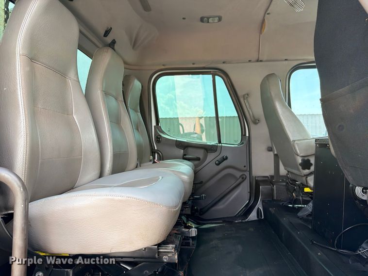 image for item EG9326 2014 Freightliner 108SD Crew Cab utility / service truck