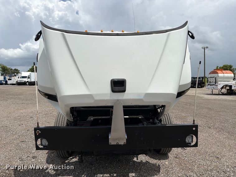 image for item EG9326 2014 Freightliner 108SD Crew Cab utility / service truck