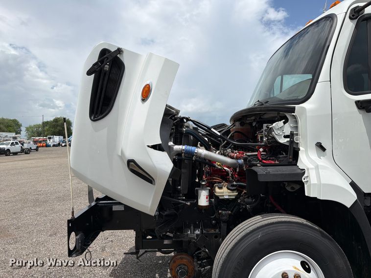 image for item EG9326 2014 Freightliner 108SD Crew Cab utility / service truck