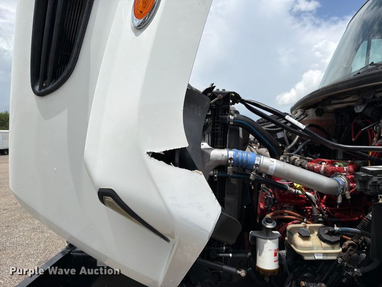 image for item EG9326 2014 Freightliner 108SD Crew Cab utility / service truck
