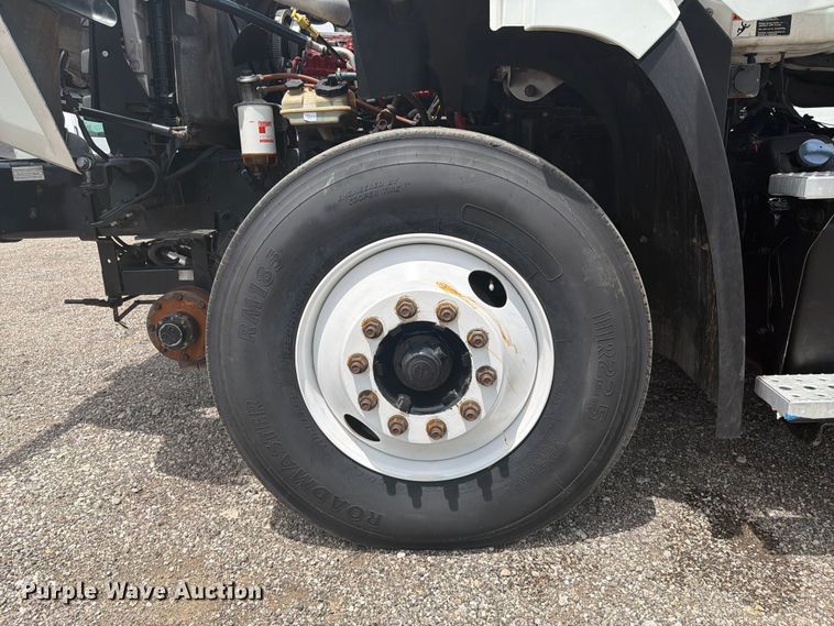 image for item EG9326 2014 Freightliner 108SD Crew Cab utility / service truck