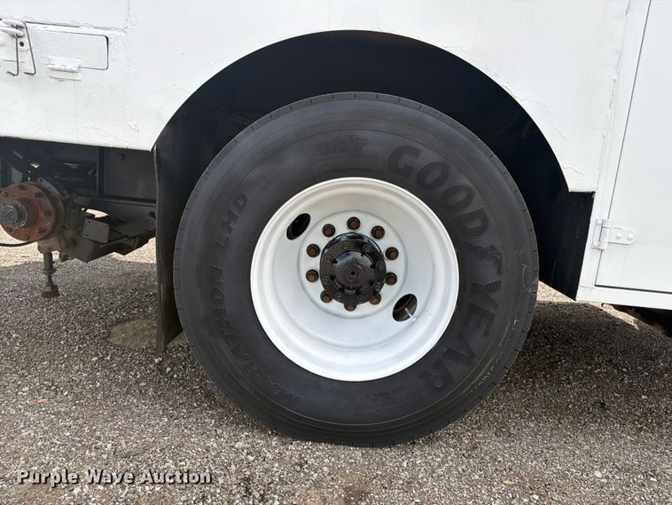 image for item EG9326 2014 Freightliner 108SD Crew Cab utility / service truck