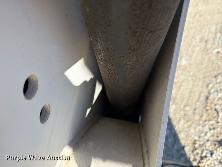 image for item EI7848 2003 Bobcat 185S skid steer loader