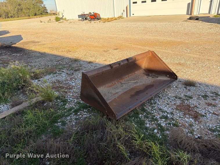 image for item EI7849 skid steer bucket