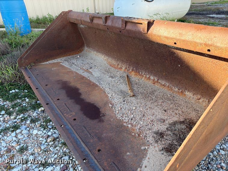 image for item EI7849 skid steer bucket
