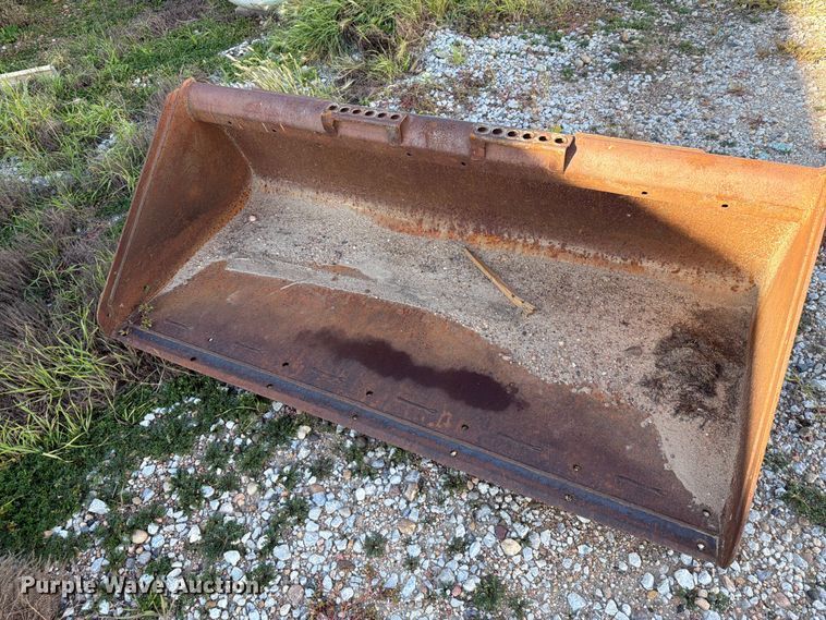 image for item EI7849 skid steer bucket