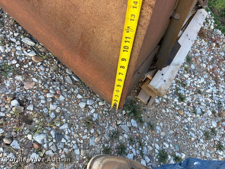 image for item EI7849 skid steer bucket