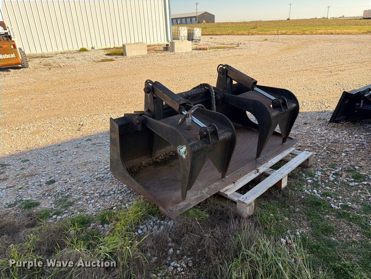 image for item EI7850 skid steer grapple bucket