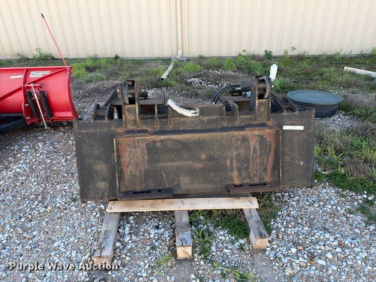 image for item EI7850 skid steer grapple bucket
