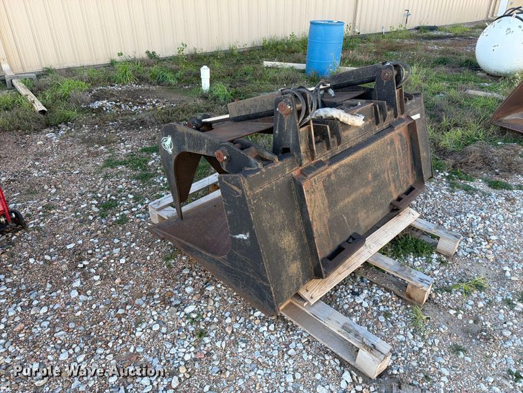 image for item EI7850 skid steer grapple bucket