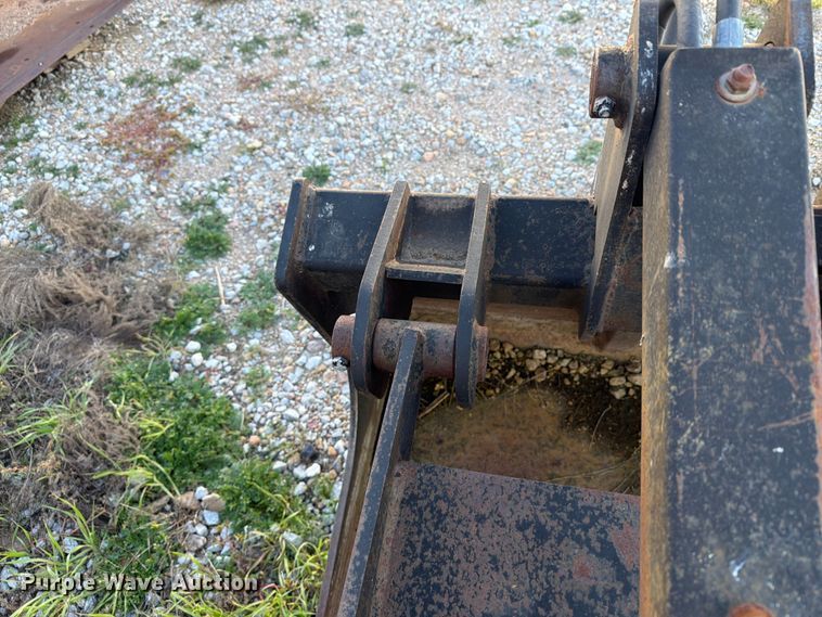 image for item EI7850 skid steer grapple bucket