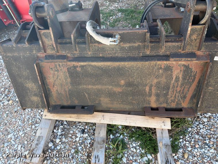image for item EI7850 skid steer grapple bucket