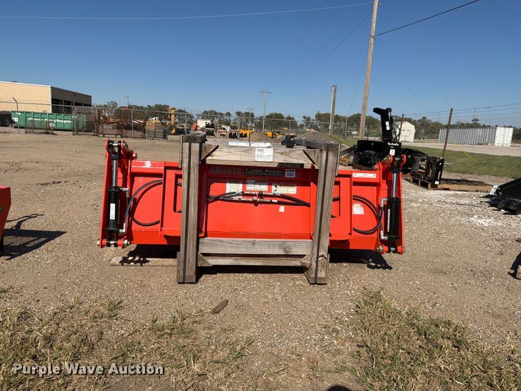 image for item EI7861 Land Pride CB1072 skid steer bucket