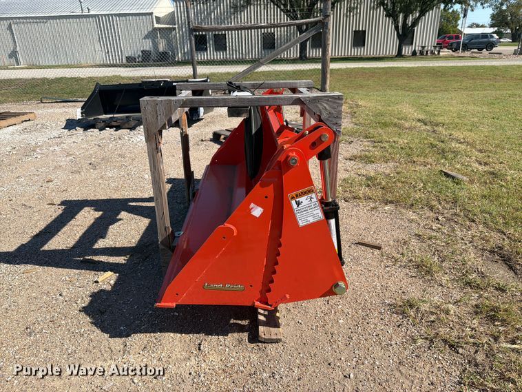 image for item EI7861 Land Pride CB1072 skid steer bucket