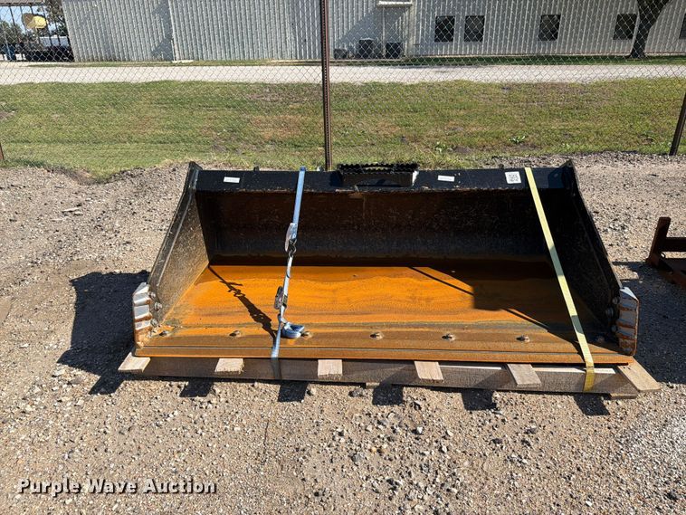 image for item EI7865 Land Pride AP-HD68LLC skid steer bucket