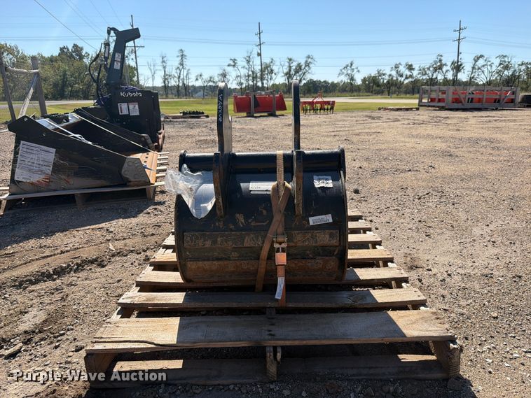 image for item EI7866 Mini excavator bucket