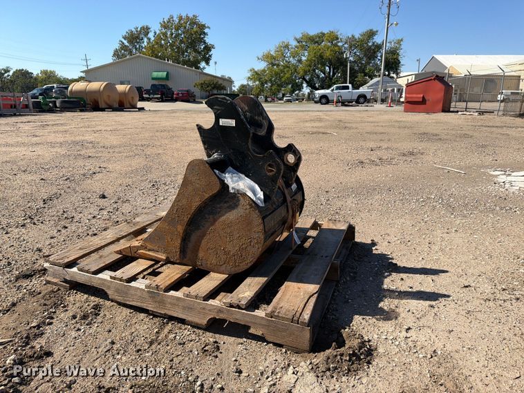 image for item EI7866 Mini excavator bucket