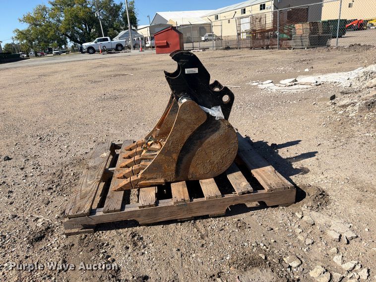 image for item EI7866 Mini excavator bucket