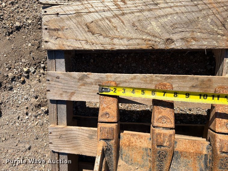 image for item EI7866 Mini excavator bucket