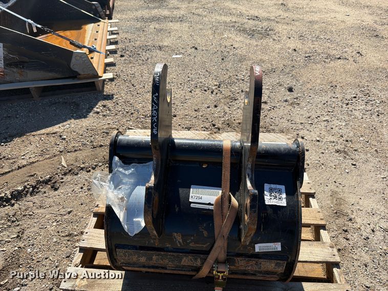 image for item EI7866 Mini excavator bucket
