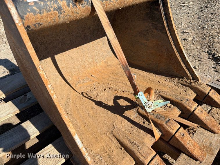 image for item EI7866 Mini excavator bucket