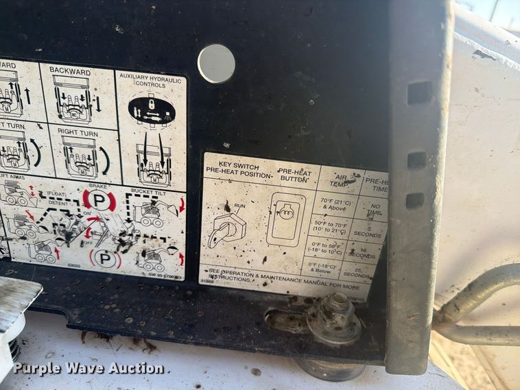 image for item EI7869 1999 Bobcat 751 skid steer loader