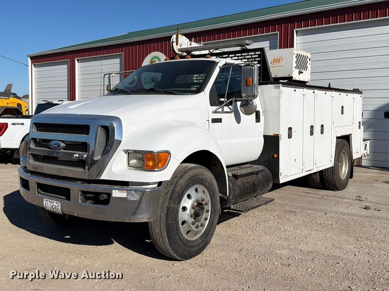 image for item EO8797 2008 Ford F750 Super Duty utility / service truck