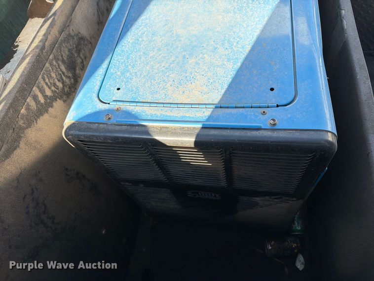 image for item EO8797 2008 Ford F750 Super Duty utility / service truck
