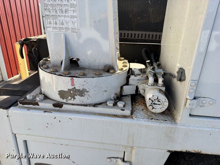 image for item EO8797 2008 Ford F750 Super Duty utility / service truck