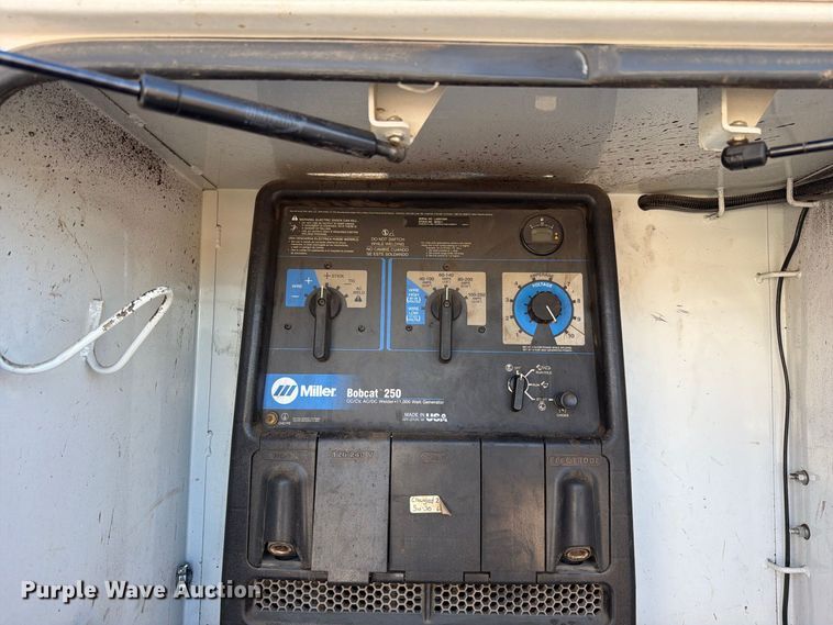 image for item EO8797 2008 Ford F750 Super Duty utility / service truck