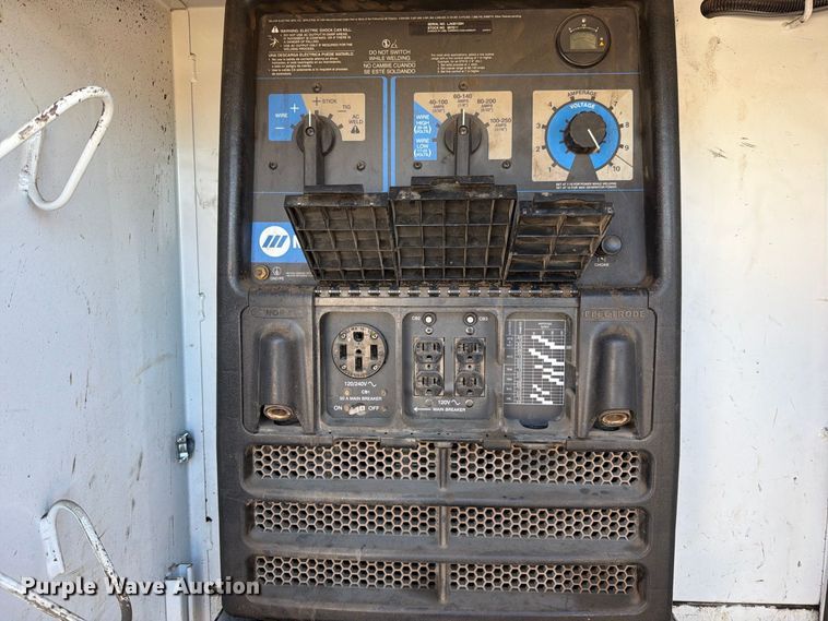 image for item EO8797 2008 Ford F750 Super Duty utility / service truck